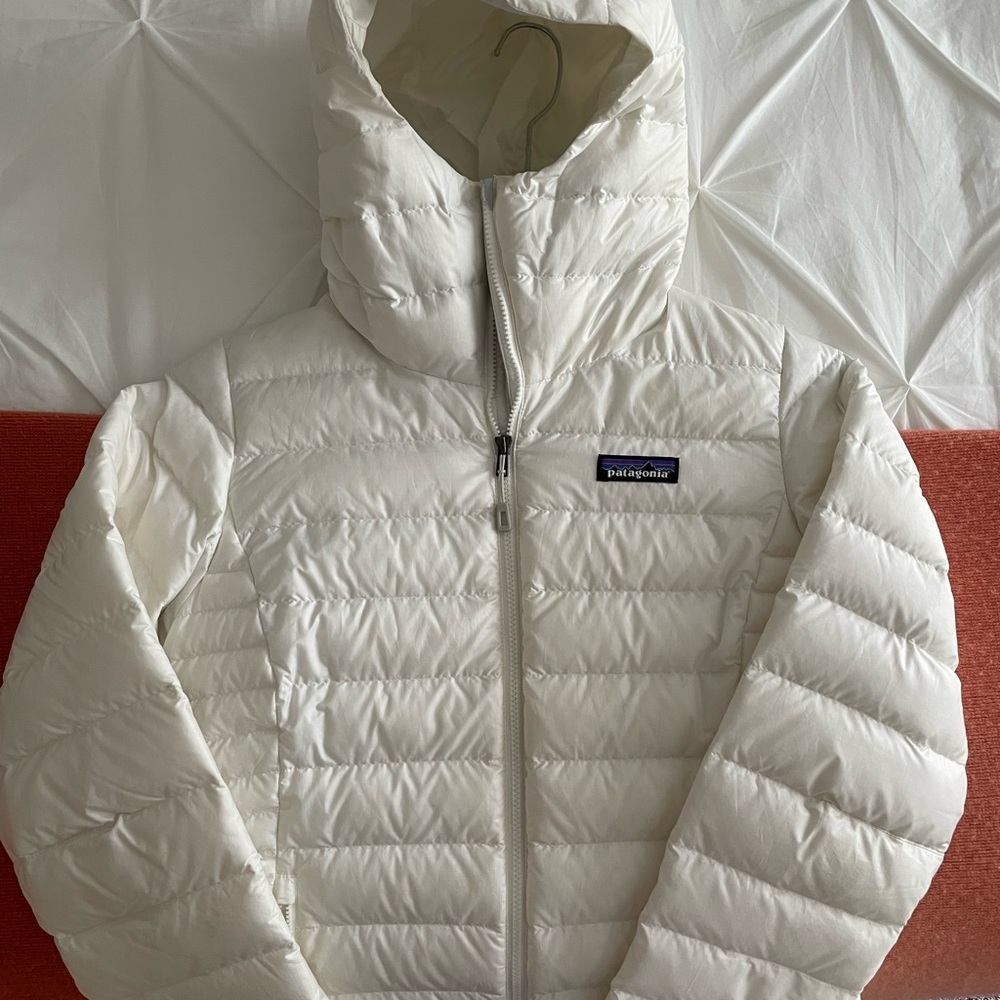 Women’s Patagonia Coat- down sweater hoody